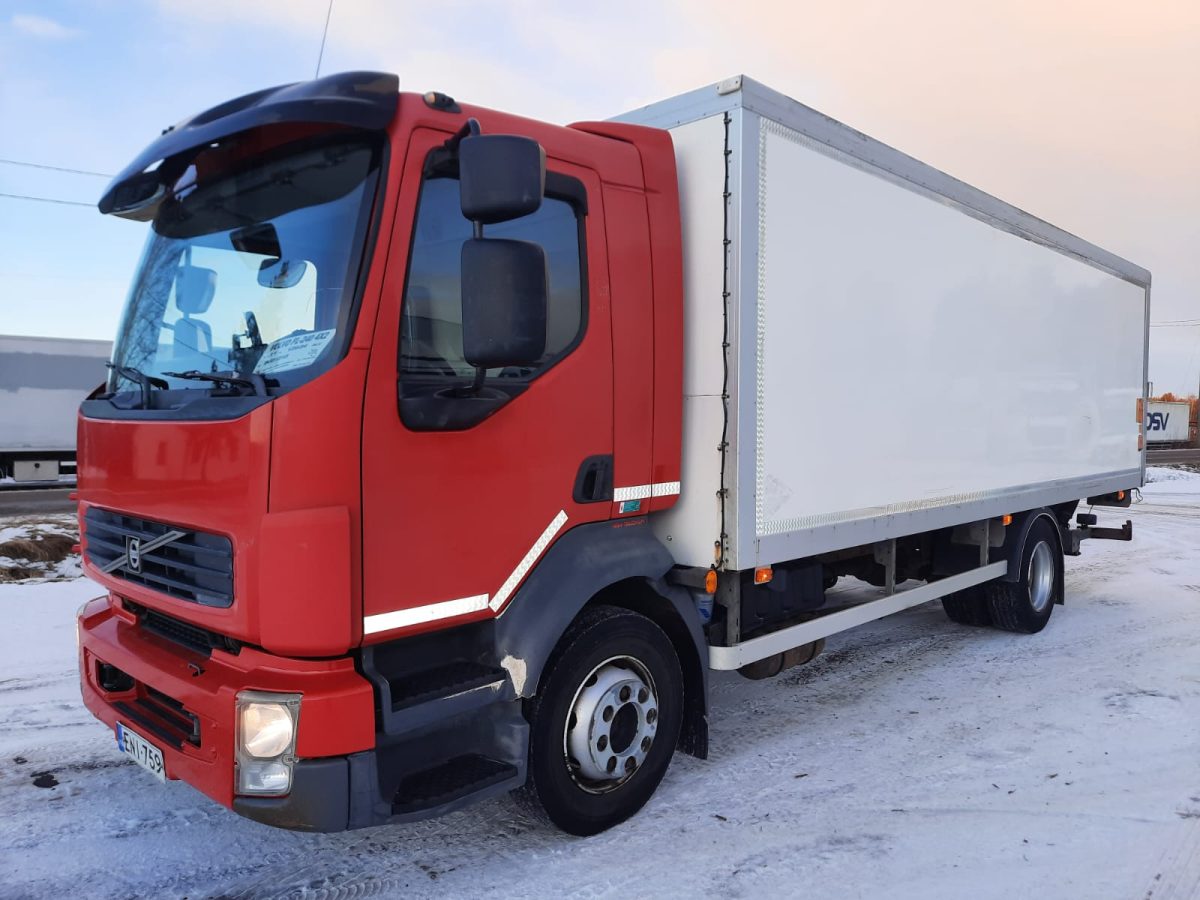 VOLVO FL-240 4X2 4400