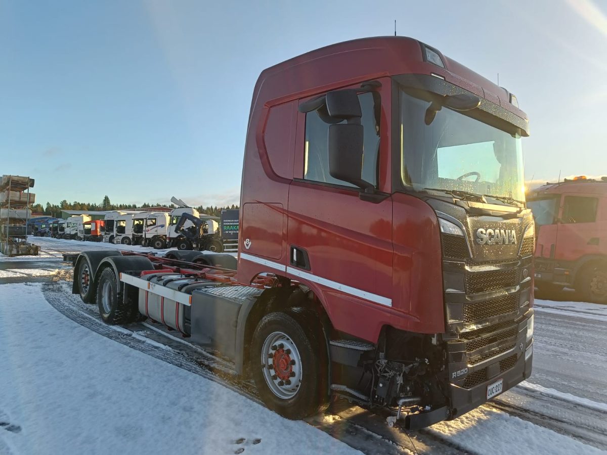 SCANIA R-520 6X2 - Image 2