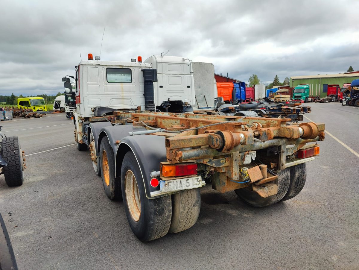 SCANIA T113H 8X2 - Image 4