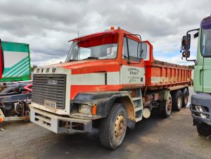 SISU SR300C 8X2