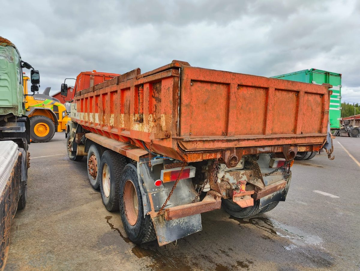 SISU SR300C 8X2 - Image 3