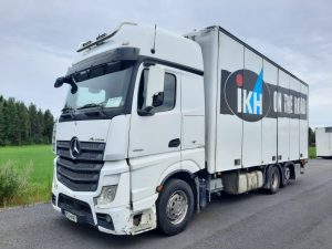 MERCEDES-BENZ ACTROS 2551 6x2 4900