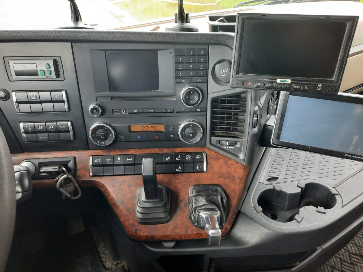 MERCEDES-BENZ ACTROS 2551 6x2 4900 - Image 10