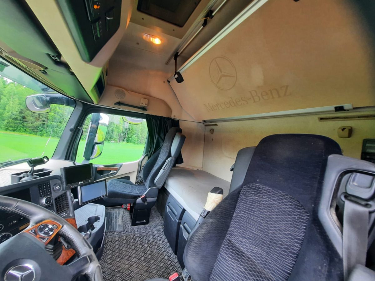 MERCEDES-BENZ ACTROS 2551 6x2 4900 - Image 9