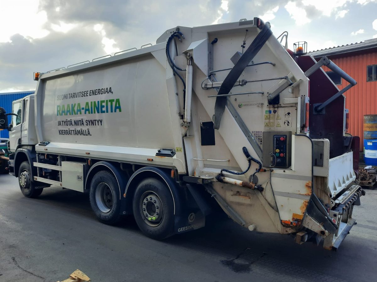 SCANIA P-370 6X2 - Image 3