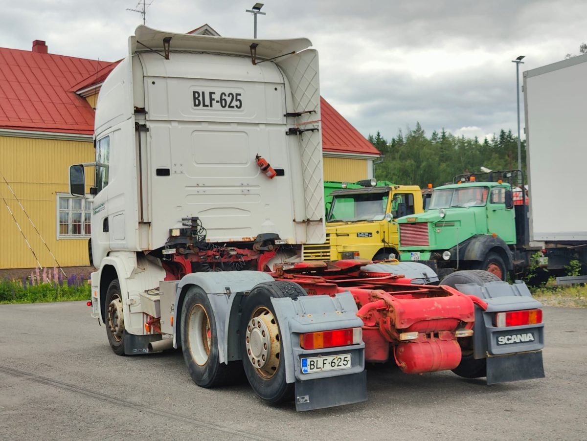 SCANIA R-124 6X2 - Image 3