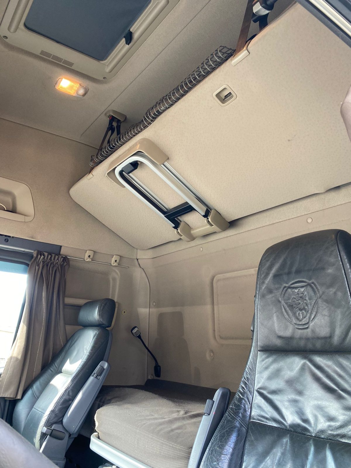 SCANIA R-560 6X2 3100 - Image 18