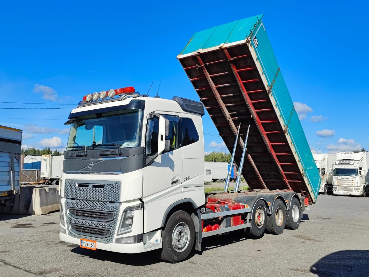 VOLVO FH-16 750 8X4 4900