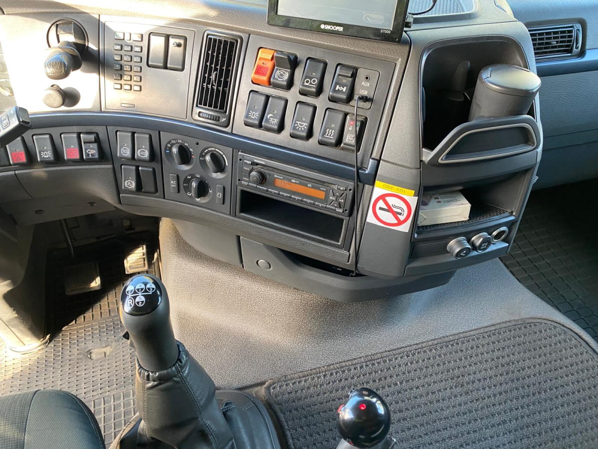 VOLVO FH-13 6X2 4600 - Image 25