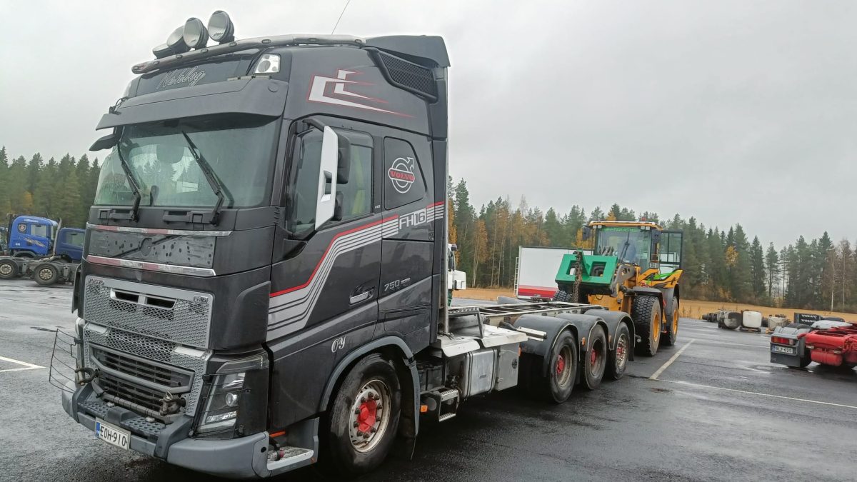 VOLVO FH-16 8X4