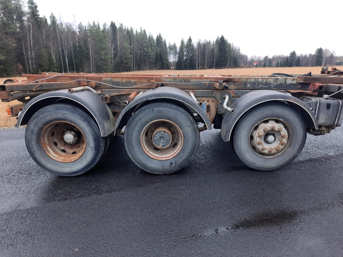 TRAKTORIN PERÄVAUNUAIHIO VAIJERILAITTEELLA - Image 7
