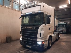 SCANIA R-560 6X2 3100