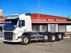 VOLVO FM-13 ADR 8X2 4600
