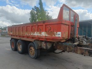 TRAKTORIN PERÄVAUNUAIHIO, Soralava kipillä