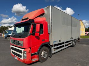 VOLVO FM-9 300 4X2 5600